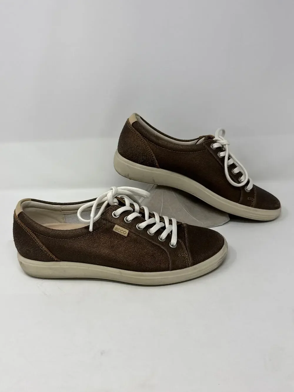 ECCO Leather Sneaker Size 9 Dark Gold Sparkle  (A4)